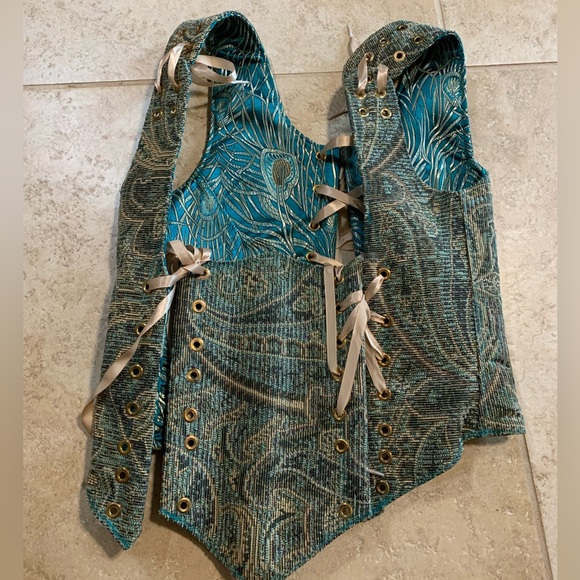 Lace up underbust corset - Picture 6 of 10